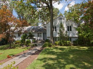 43 Kent Rd, Tenafly, NJ 07670