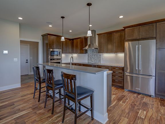 4th image of 1025 Peterson Dr