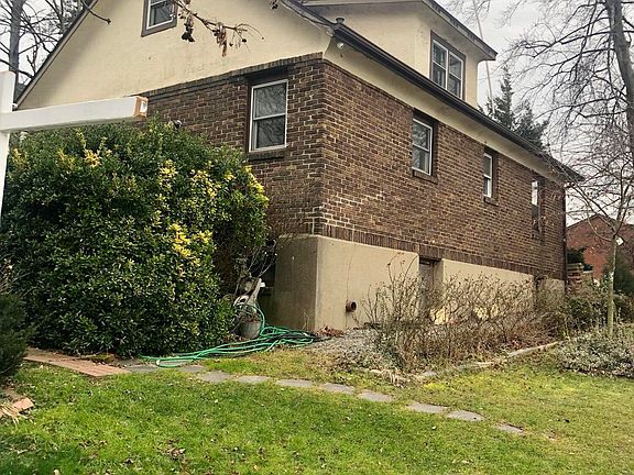 2nd image of 575 Jefferson Blvd