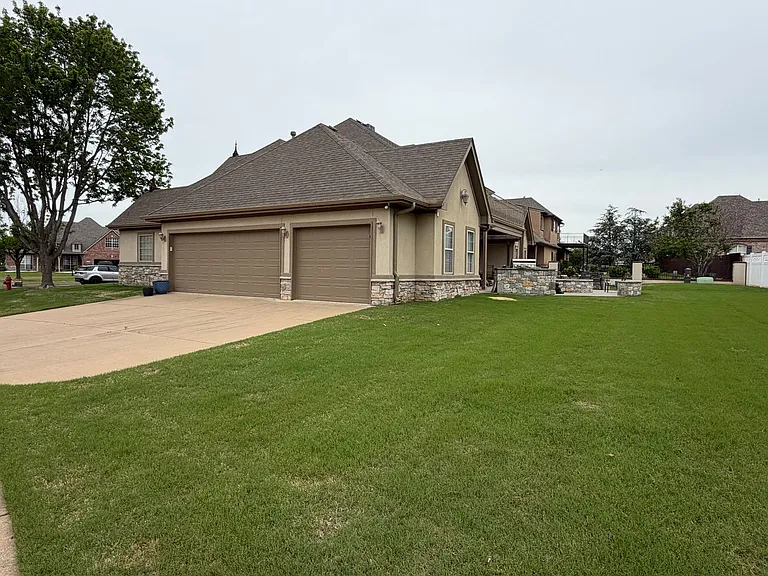 3605 N Narcissus Ave — Photo 49