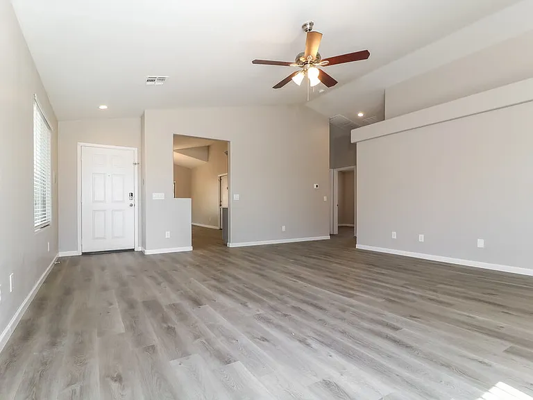 5807 S 248th Ln — Photo 5