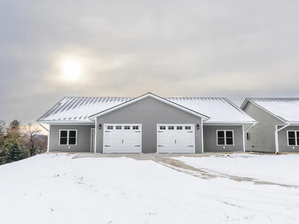 711 Salsbery Cir, Hillsboro, WI 54634