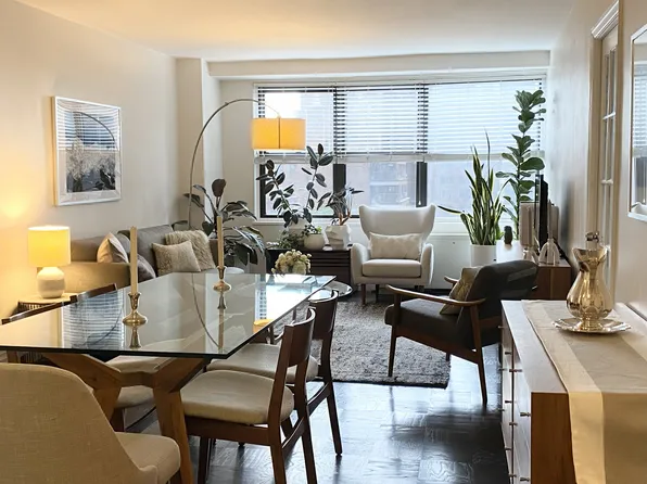 305 East 40th Street image 4 of 11