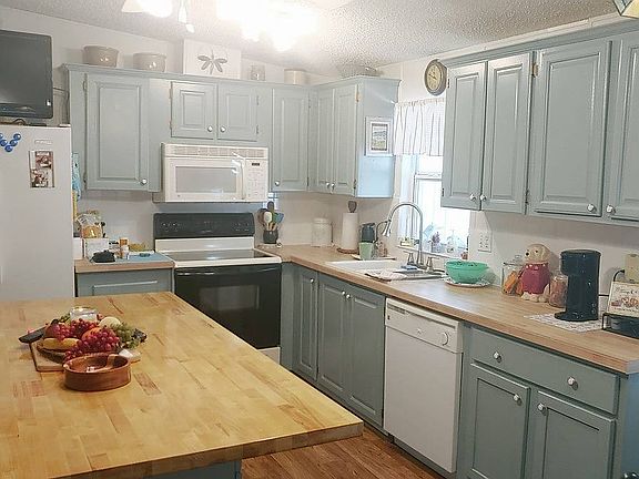 2nd image of 396 Camellia Dr
