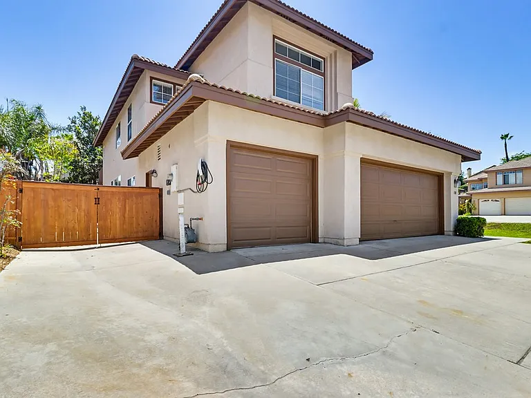 1100 Corrales Ln — Photo 36