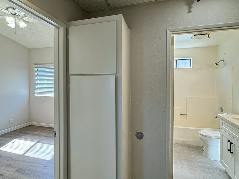 112 N Michigan Ave #9 — Photo 19