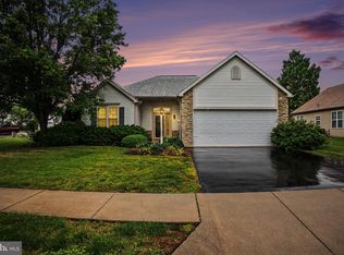 546 Bent Oak Dr, Mount Joy, PA 17552