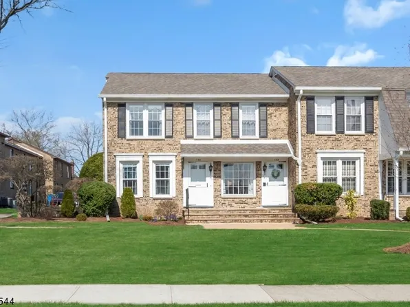 130 Sweet Briar Dr, Clark Twp., NJ 07066