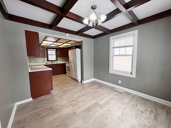 3rd image of 554 Brighton Ave