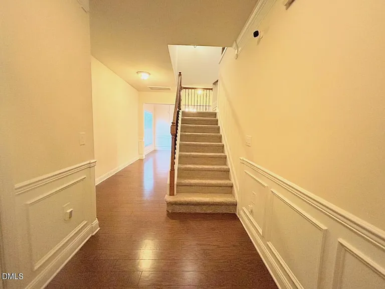 403 Daylin Dr — Photo 5