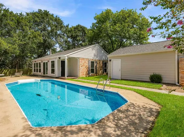 69 Wind Whisper Ct, Spring, TX 77380