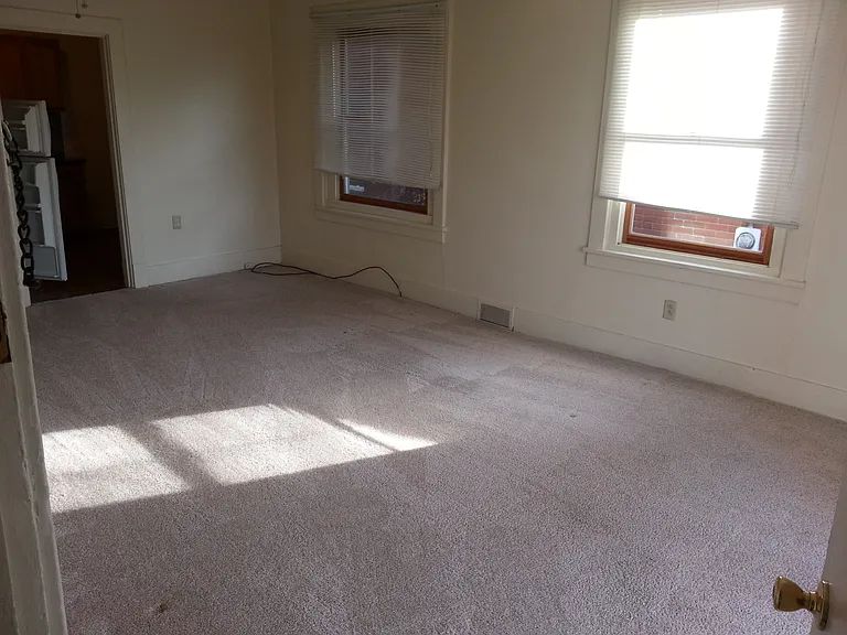 341 Kenmont Ave — Photo 3