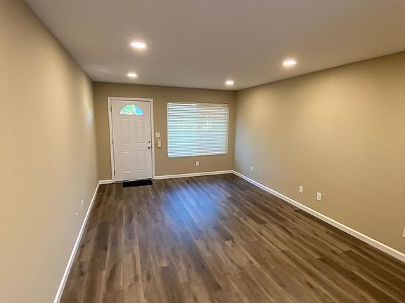 3rd image of 7362 Rainbow Dr #3