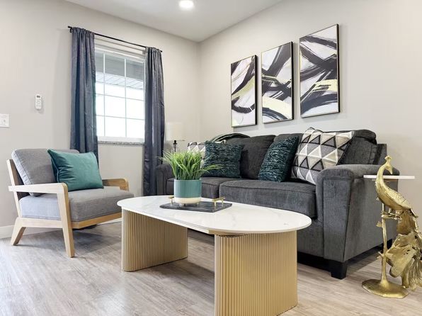 1120 W Highway 662 APT E