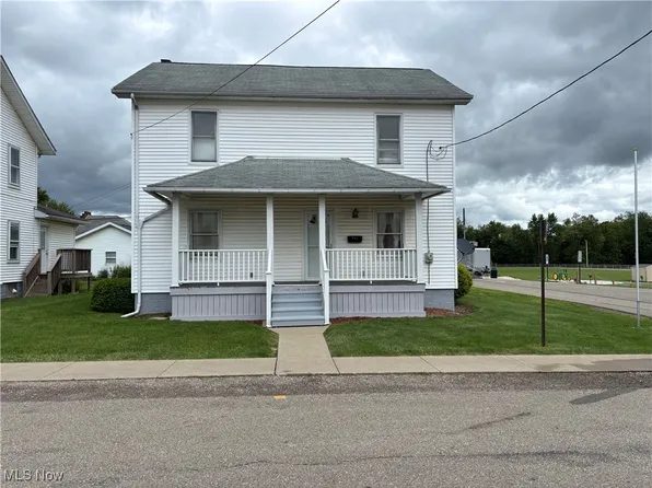 181 5th St NE, Carrollton, OH 44615