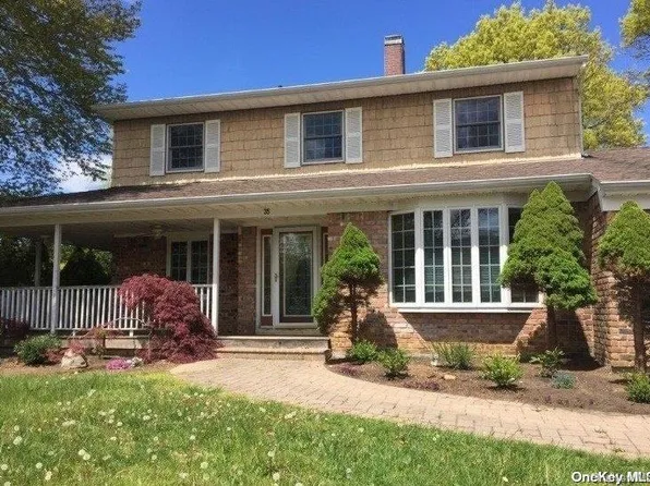 35 Penn Street, Port Jefferson Station, NY 11776