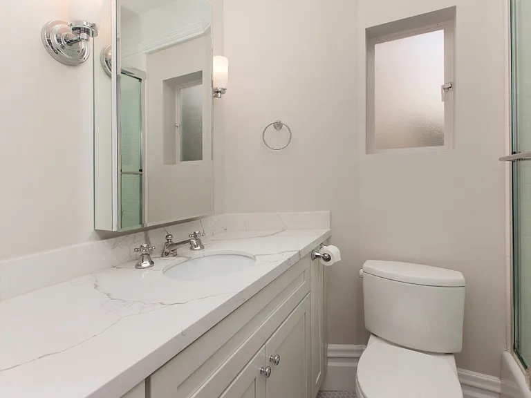 1080 Filbert St — Photo 9