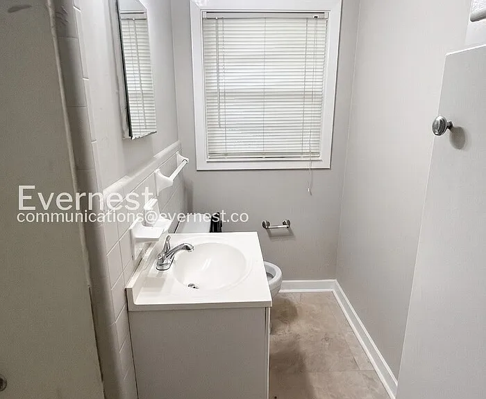 224 13th Ave NE — Photo 9