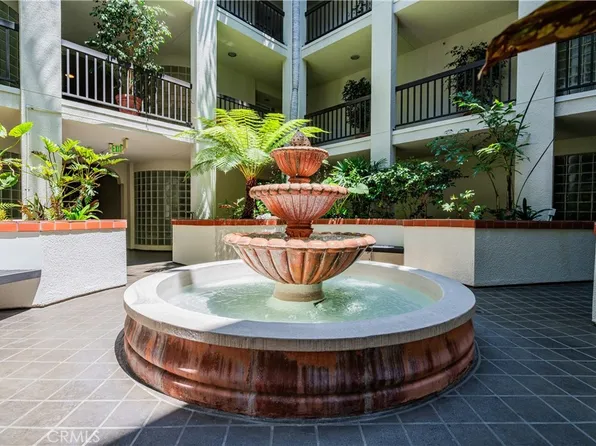 2142 Century Park Ln APT 112, Los Angeles, CA 90067