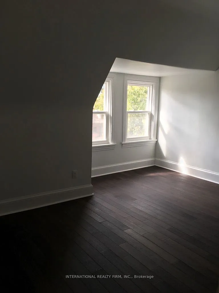 4 bed, $3,490 — Photo 1