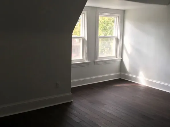 161 Montrose Ave Unit 2, Toronto, ON M6J 2T6