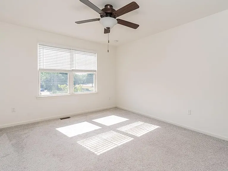 4637 Bradley Cir — Photo 15