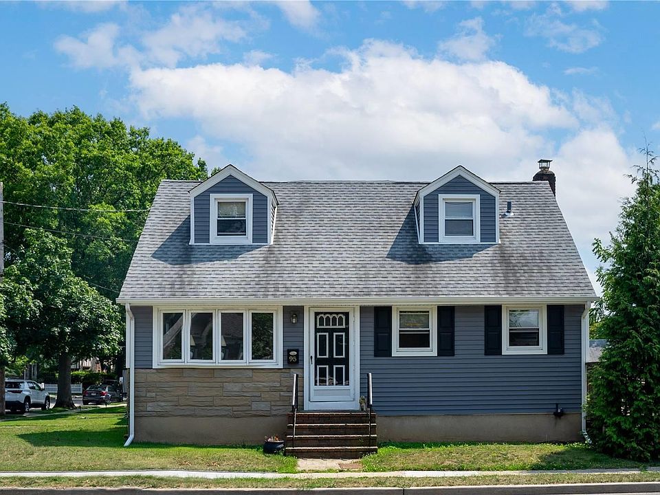 1st image of 95 Lakeview Avenue