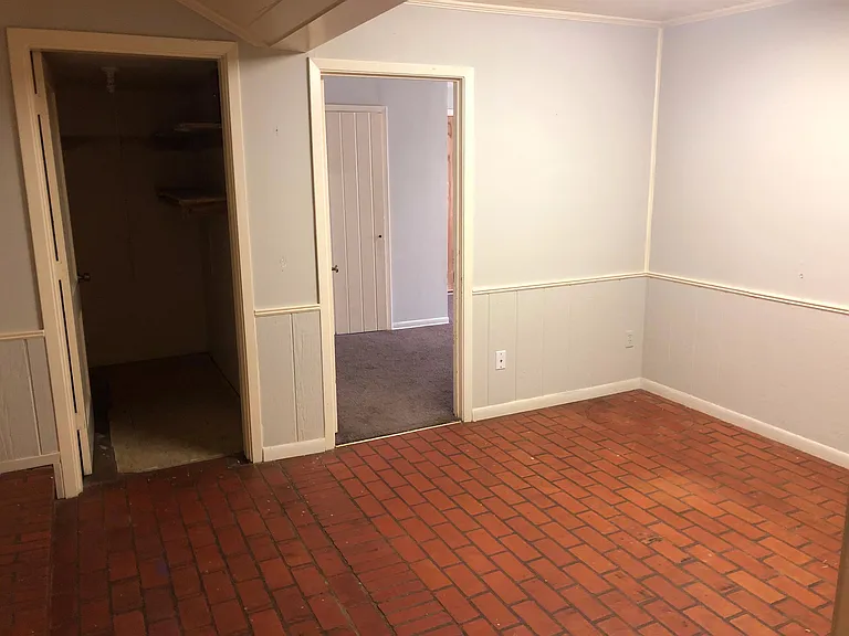 214 Lewis St — Photo 12