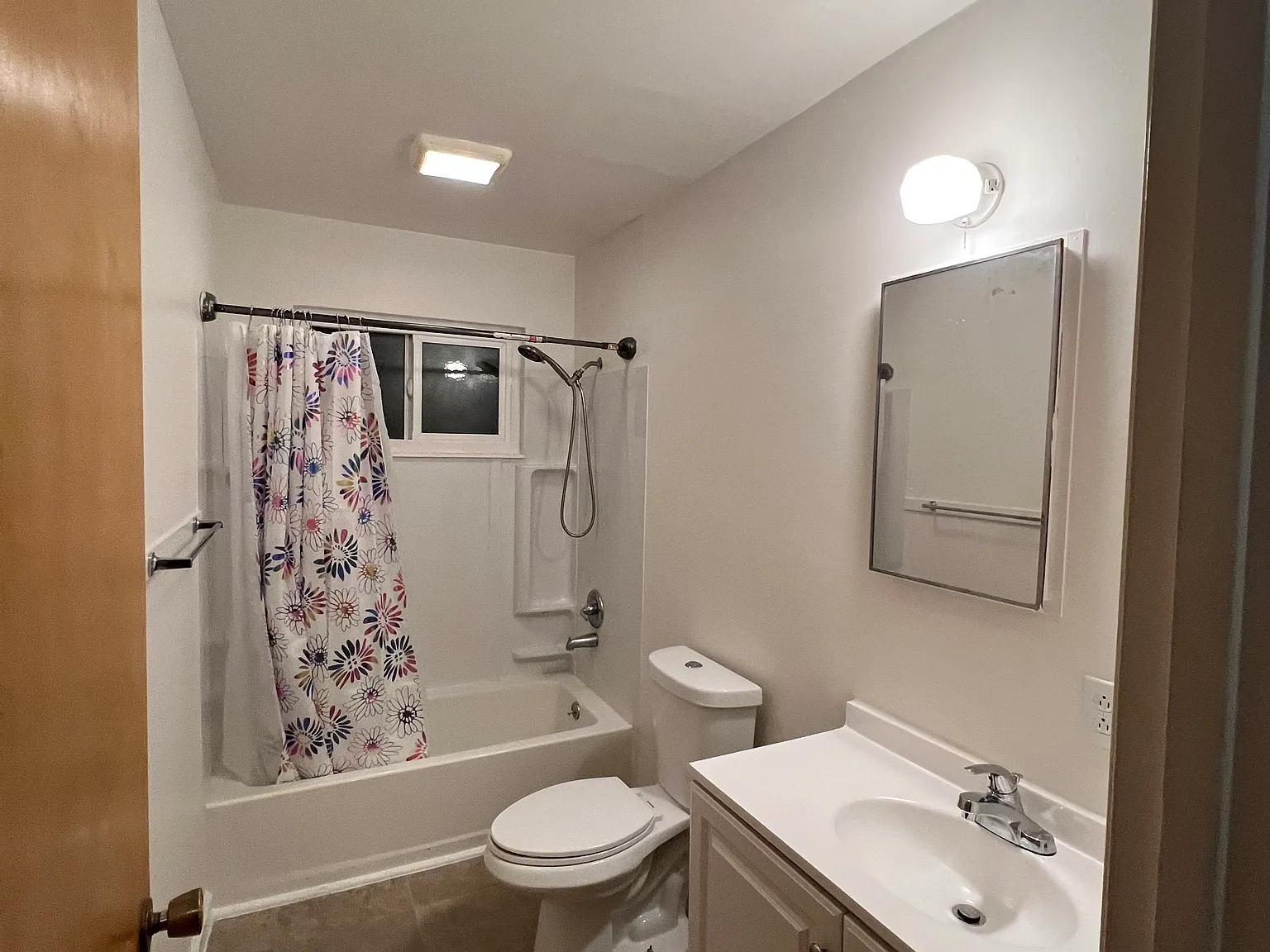 2 bed, 1009 sqft, $2,500 — Photo 2
