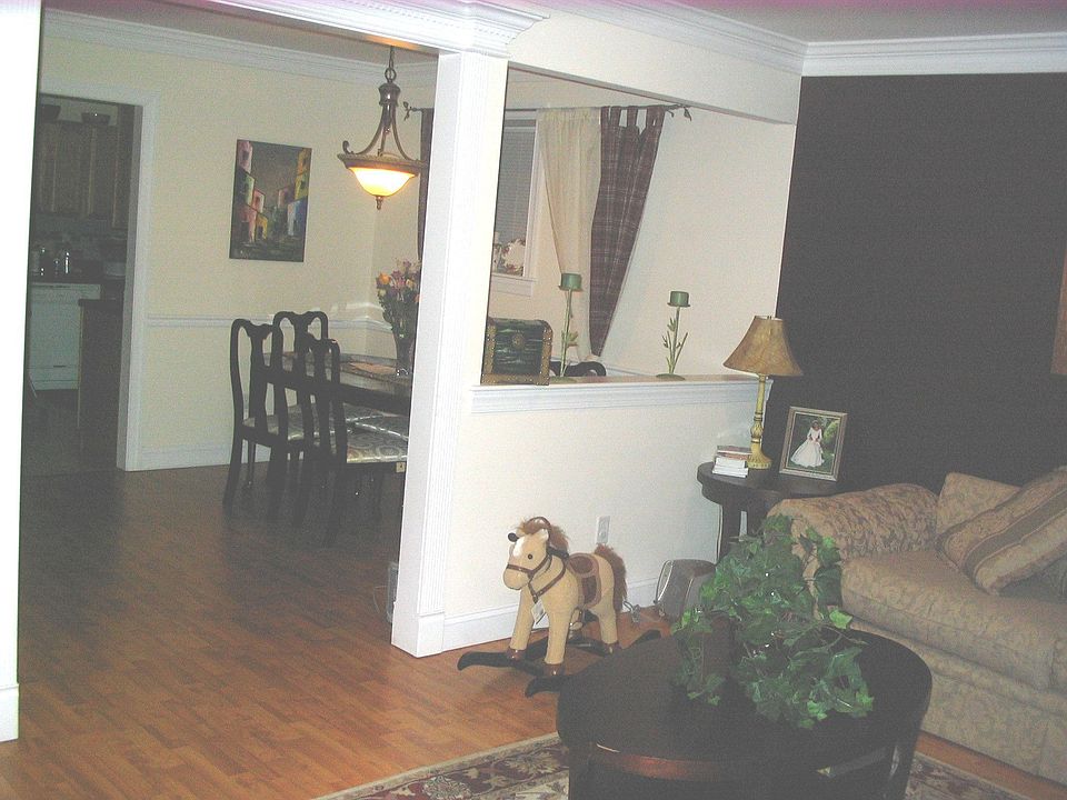 2nd image of 9 Green St