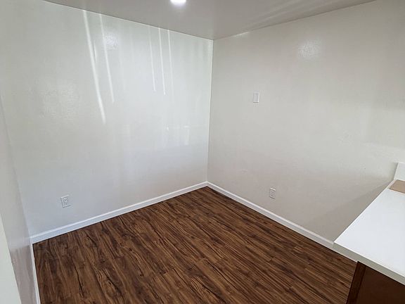 5th image of 1304 Roxanne Dr APT 9