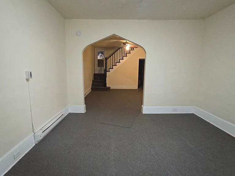 33 Washington St — Photo 1