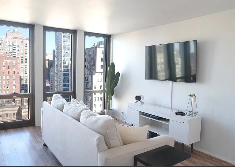1 E Scott St #1802 — Photo 11