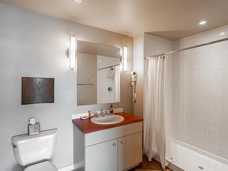 2220 W Woodin Ave #306 — Photo 15