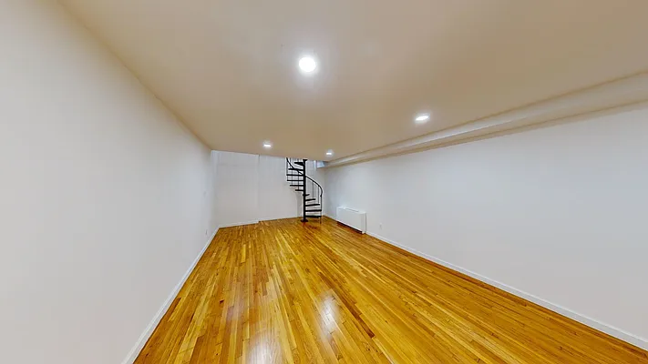 Rented by AZ REALTY NYC LLC | media 19