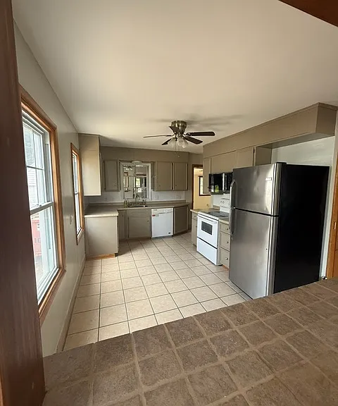 725 Wyoming Ave — Photo 16