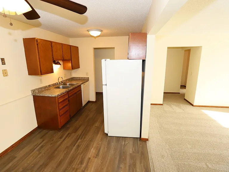 4201 Parklawn Ave — Photo 7