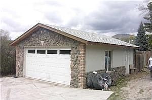 Detached Garage/Shop