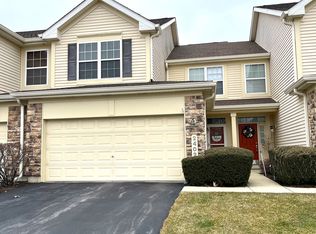 2402 Georgetown Cir, Aurora, IL 60503