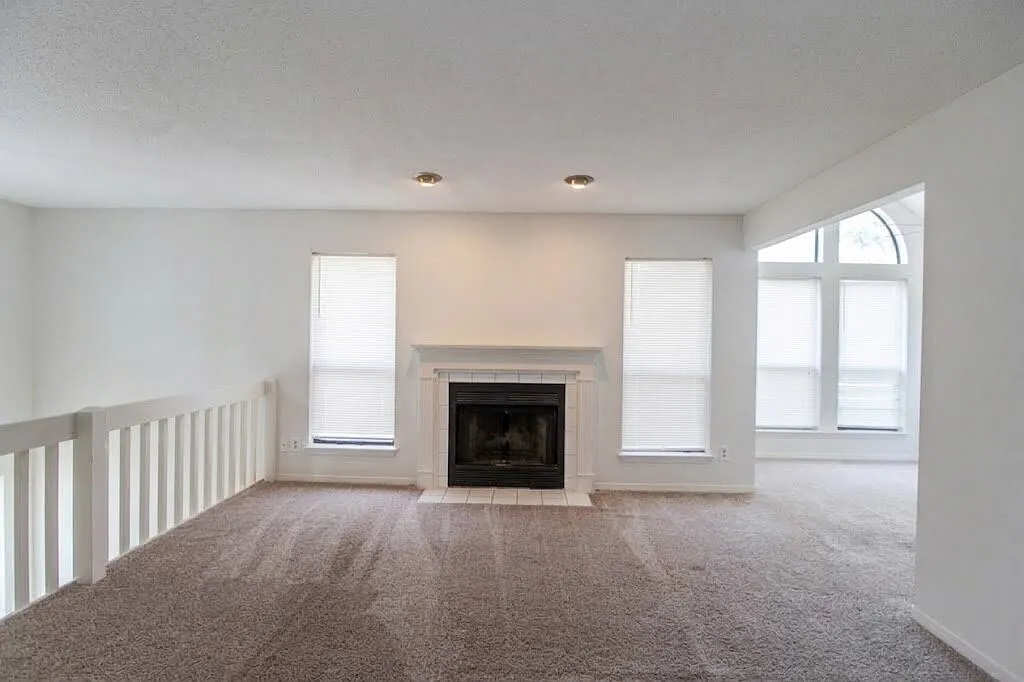 2 bed, 2.0 bath, 1201 sqft, $1,425 — Photo 4