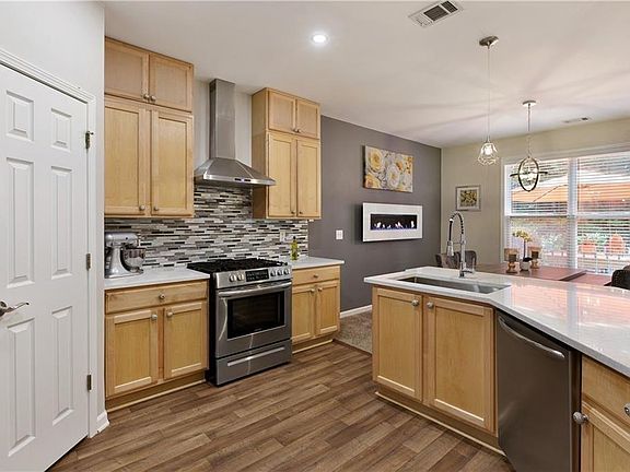 5th image of 475 Grayson Way