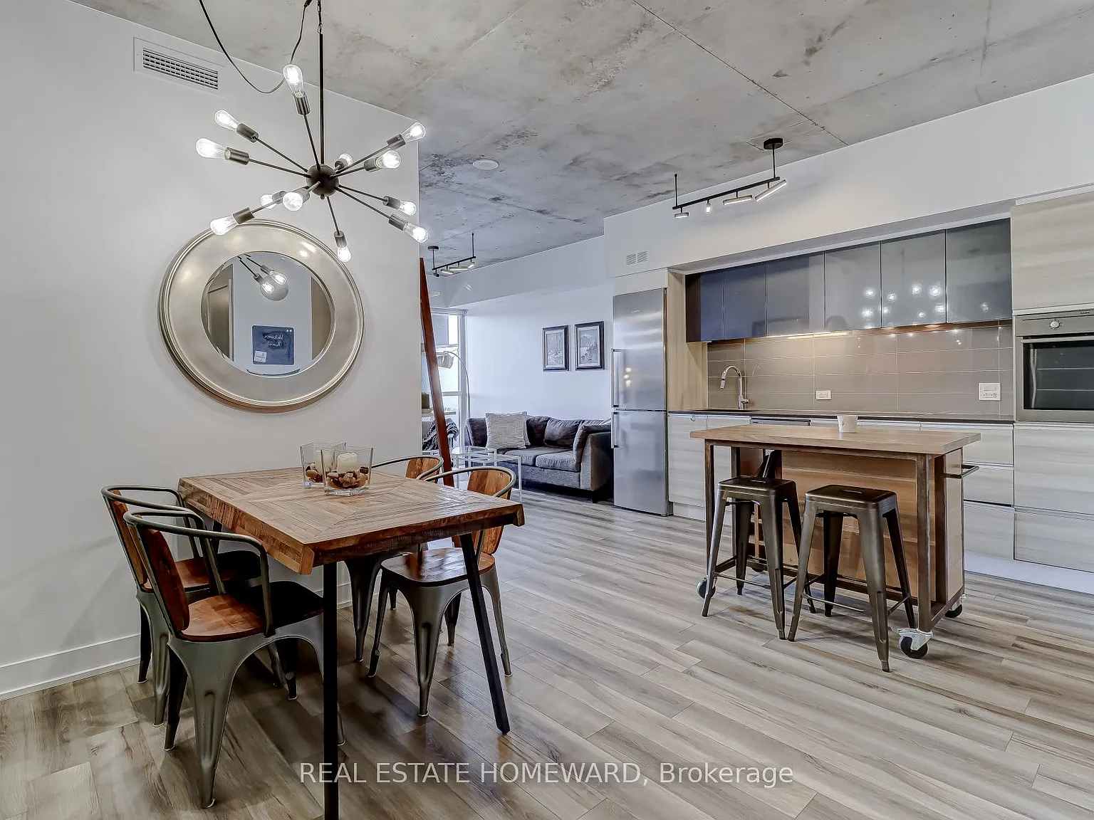 3 bed, $3,350 — Photo 1
