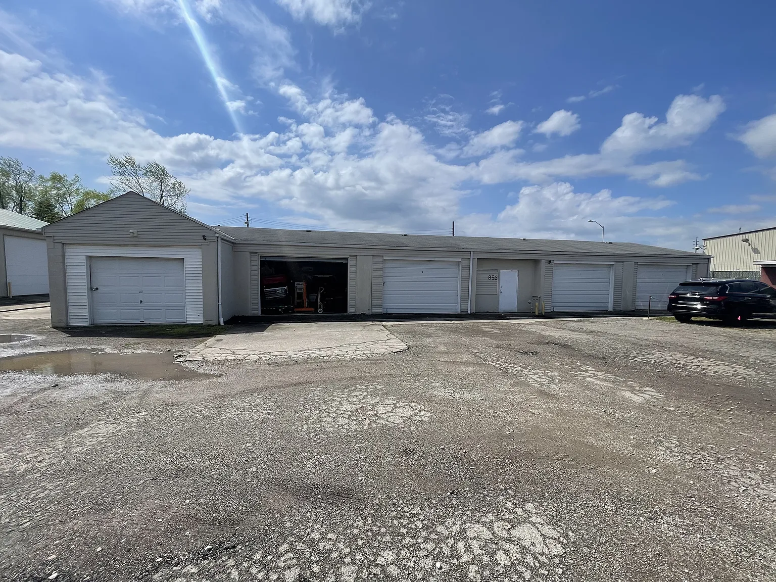 853 E Jenkins Ave Columbus, OH 43207 - 4 — Photo 1
