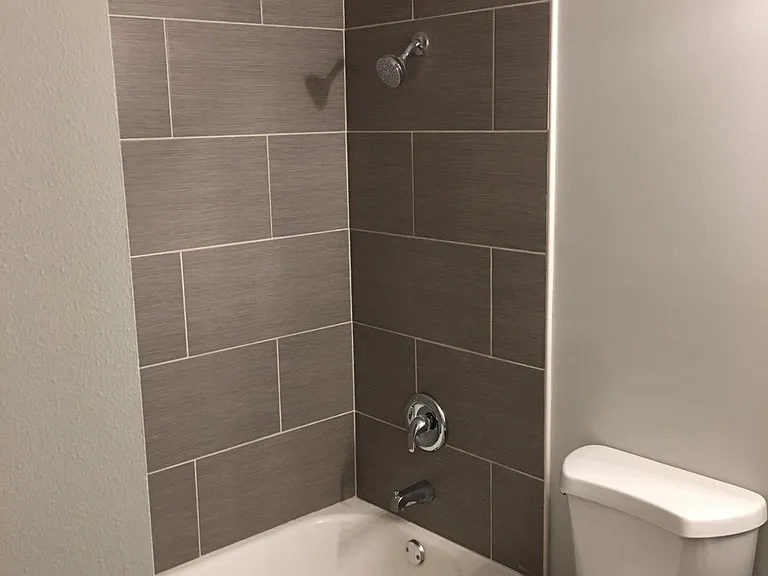 1304 W Medicine Lake Dr #308 — Photo 16