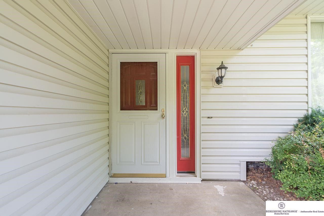 7947 Raven Oaks Dr, Omaha, NE 68152 Zillow