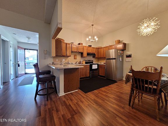 2nd image of 8526 Islandic St