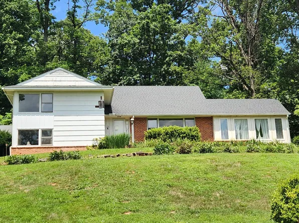 9801 Watts Branch Dr, Rockville, MD 20850