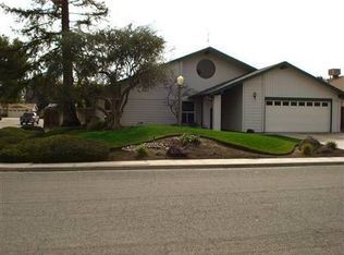 3509 W Country Ave, Visalia, CA 93277