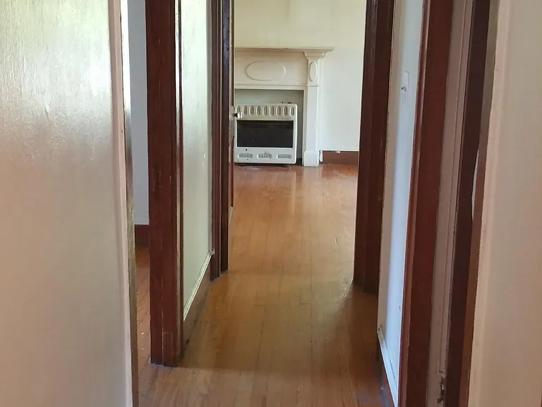 154 E Herndon St #B — Photo 8