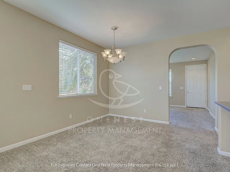 418 Dumont Ct — Photo 7